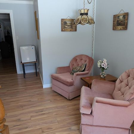 Bear & Butterfly Bed and Breakfast Gravenhurst Exterior foto